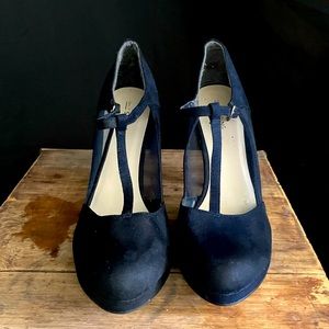 Women’s stiletto shoes by Call it Spring